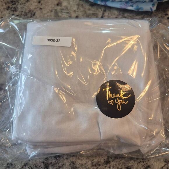 Fabric, White Cotton/Poly Batiste 45" x 3 yds - Picture 3 of 4